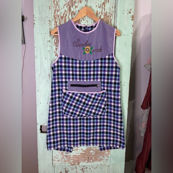 Accessories - Plaid sunflower embroidered zipper pocket apron